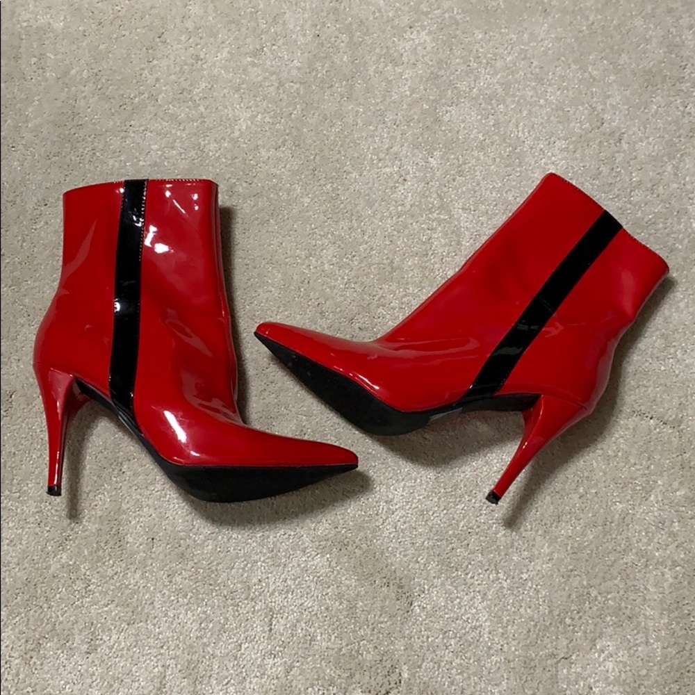 Forever 21 heeled booties size 10